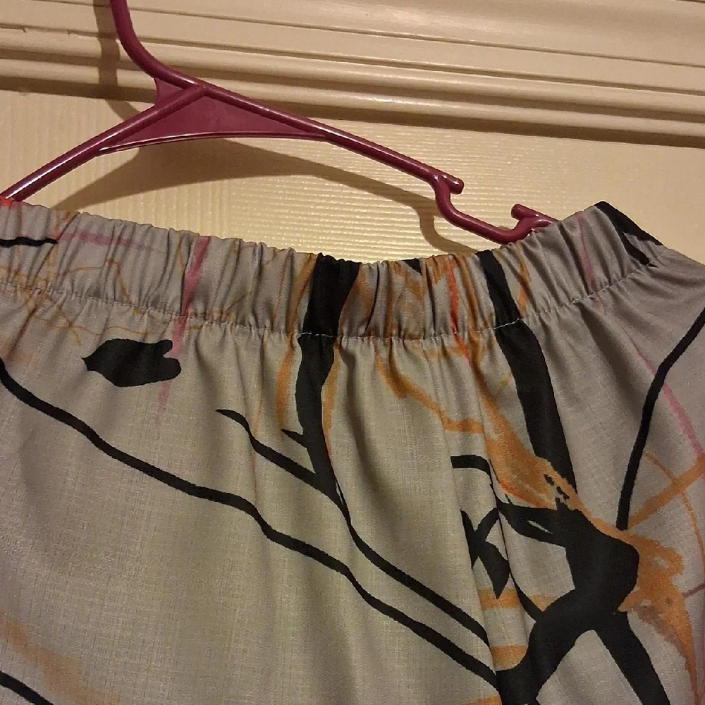 Abstract Patterned Pants - Picture 5 of 6